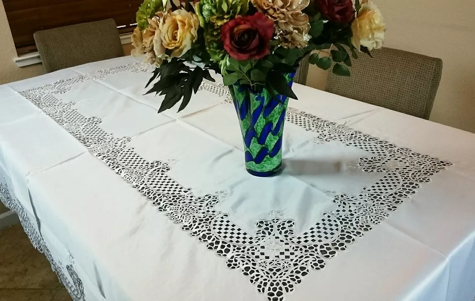 White 72x144" Embroidered Polyester Cutwork Tablecloth 12 Napkins Wedding Party - Image 4 of 4