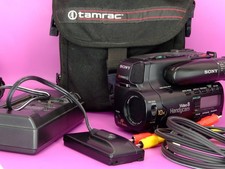 Sony CCD-TR71 Video8 Handy Cam w/ A/C charger, Aux Cable and Tamrac Bag
