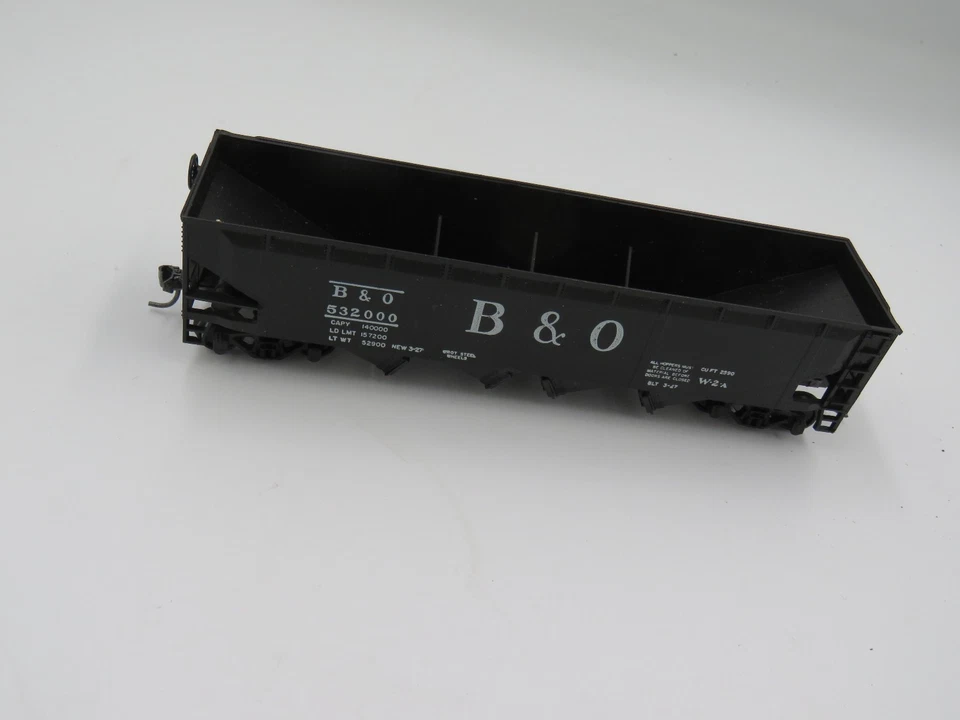 Athearn 1753 – Carro hopper 4 scomparti B&O #532000 – Scala HO - Imagen 2 de 4