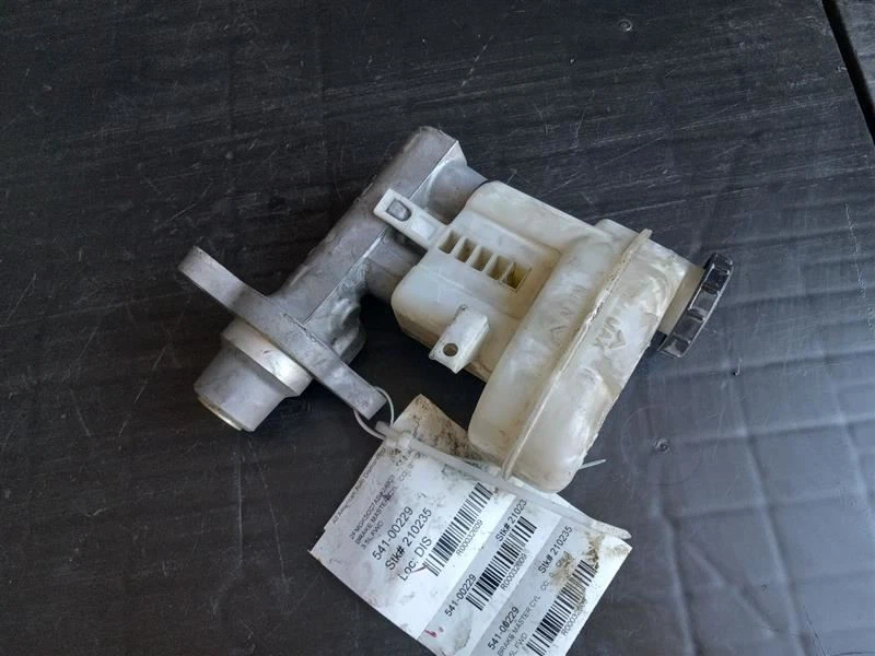 Главный тормозной цилиндр 2009 2010 2011 2012 FORD FLEX включает резервуар 8A8Z2140A - Изображение 2 из 4