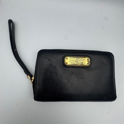 Marc by Marc Jacobs Wristlet Wallet Black Pebbled Leather Zip Around Unisex