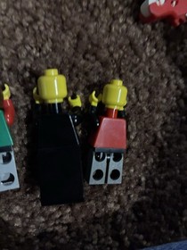 READ! LEGO CASTLE PIRATE ISlANDER LOT 34 MINIFIGURES +6264 6262 6039 1970 70311 