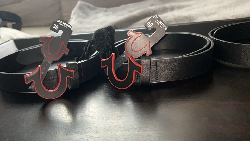 True Religion - Cinturón para hombre - Herradura esmaltada Indo-Sage - Negro/Rojo Foto 3 de 3