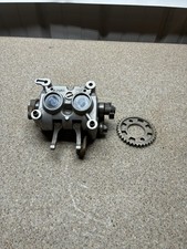 HONDA 02-05 CRF450R OEM CYLINDER HEAD CAM SHAFT CAMSHAFT TOWER HOLDER CRADDLE