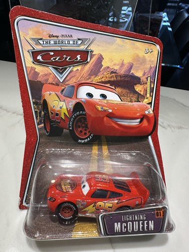 Disney World Of Cars DIRT TRACK Paquete de Regalo - Cactus McQueen, Sheriff & Doc Hudson - Imagen 3 de 5