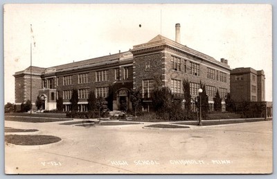 K39/ Chisholm Minnesota RPPC Postcard c1940s High School  442