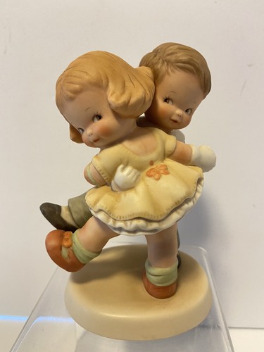 Figura Memories of Yesterday We's Happy How's Yourself Dancing Boy Girl Attwell - Imagen 1 de 6