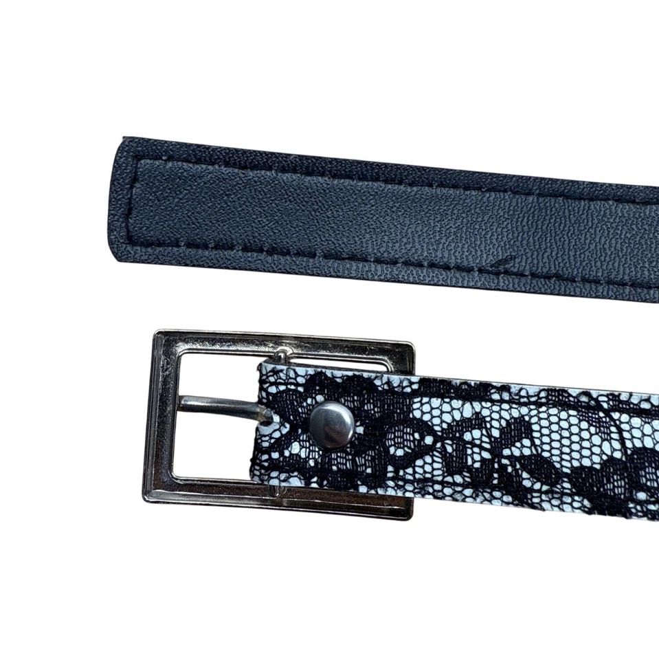 Black & White Lace Belt With Silver Buckle Size 5 - Image 2 of 4
