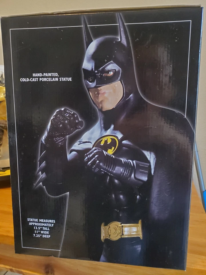 DC Comics ¡NUEVO! MICHAEL KEATON COMO ESTATUA DE BATMAN BUSTO DE PELÍCULA CABALLERO OSCURO Estatuilla Foto 3 de 4
