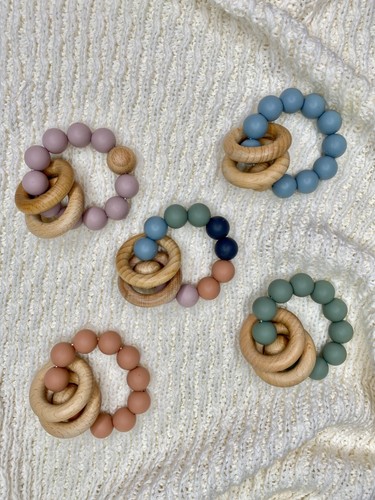 Milestone Card & Rattle Teether Gift Set Newborn Baby Shower Announcement Disc - Picture 29 of 34