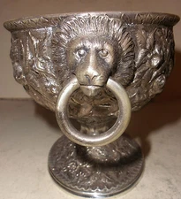 RARE ANTIQUE S KIRK &SON 11OZ COIN SILVER REPOUSSE BOWL LION HANDLES 486.8 GR