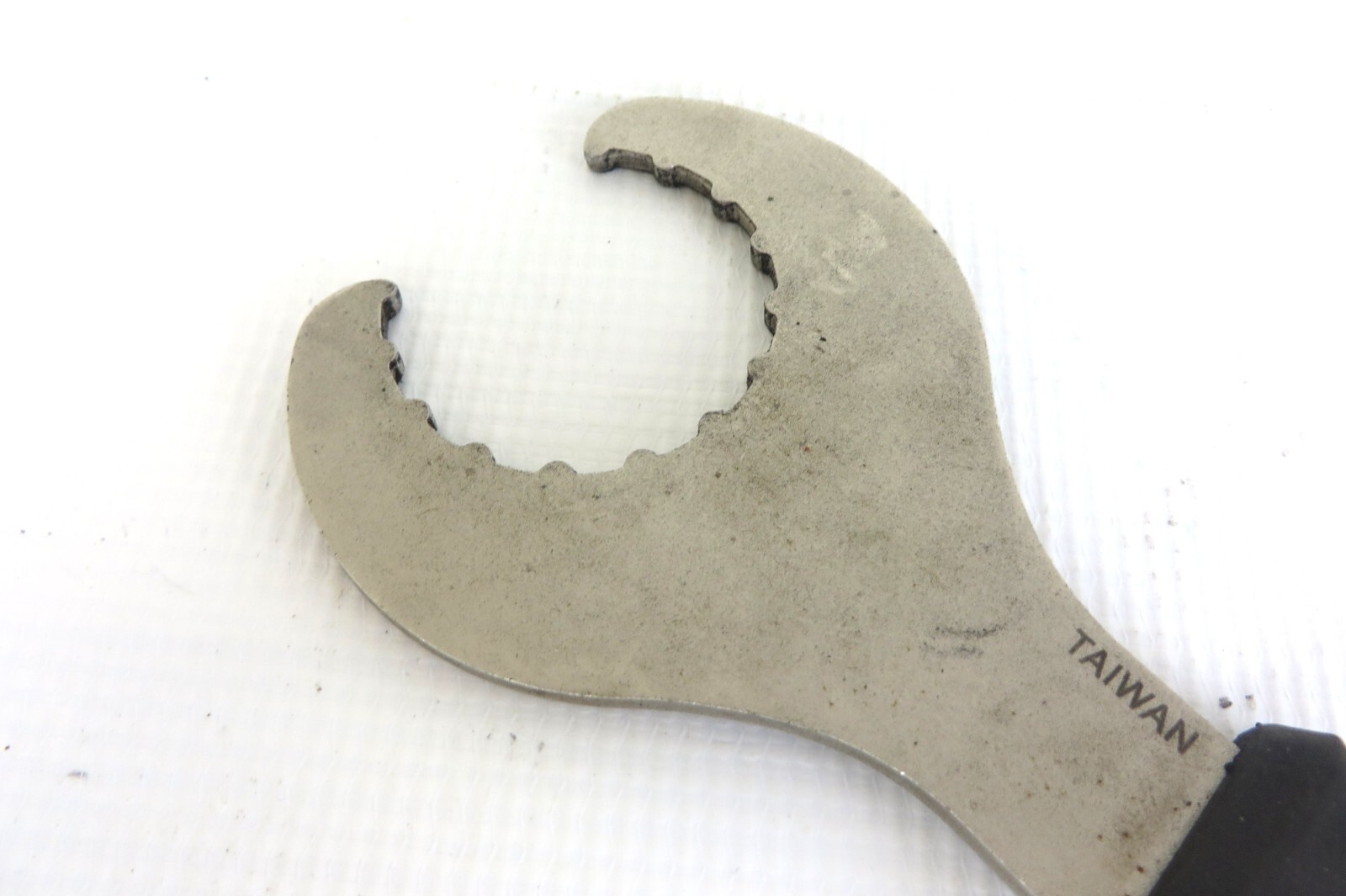 BIKE HAND 16 NOTCH BOTTOM BRACKET WRENCH TOOL 44MM Crankset YC-27BB