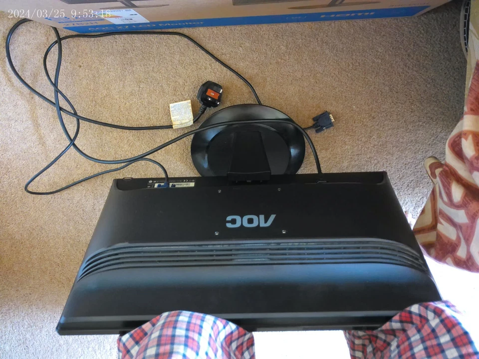 aoc 24 inch computer monitor, black, excellent condition - Image 2 of 3