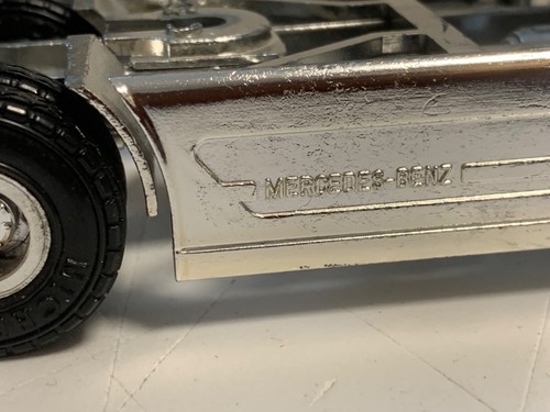 NZG.1:48.CROMO.CAMION.MERCEDES BENZ 1850 TRATTORE STRADALE E RIMORCHIO BOX REFRIGERATO - Foto 7 di 24