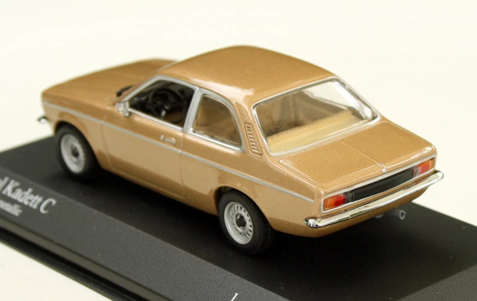Opel Kadett C Limousine Bj. 1973-1977, Oro Metallico, Minichamps-Modell M.1:43 - Immagine 2 di 4