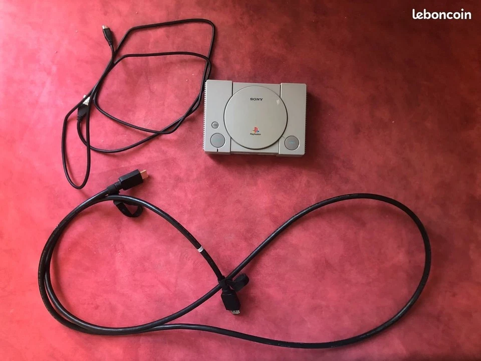 Sony PlayStation Classic Console - Grise, photo 2 sur 2