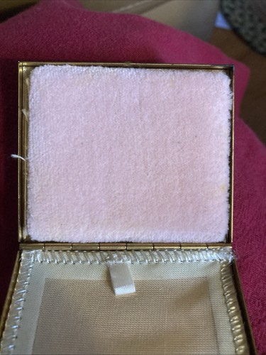 Vintage 1950’s Compact Mother of Pearl Gold Tone Metal Case, Mirror Puff Screen - Picture 4 of 13