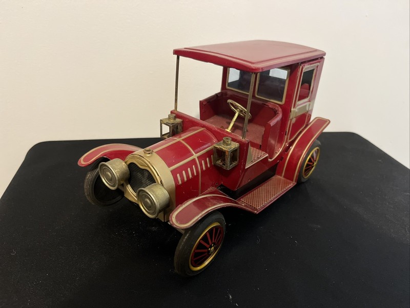 Vintage Tin Litho Battery operated  Old Timer Car  Japan
