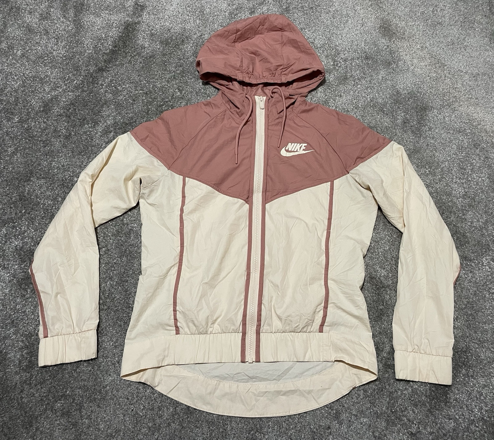 SACAI X NIKE giacca a vento nike air retrò windrunner con cappuccio rosa ruggine taglia Xs