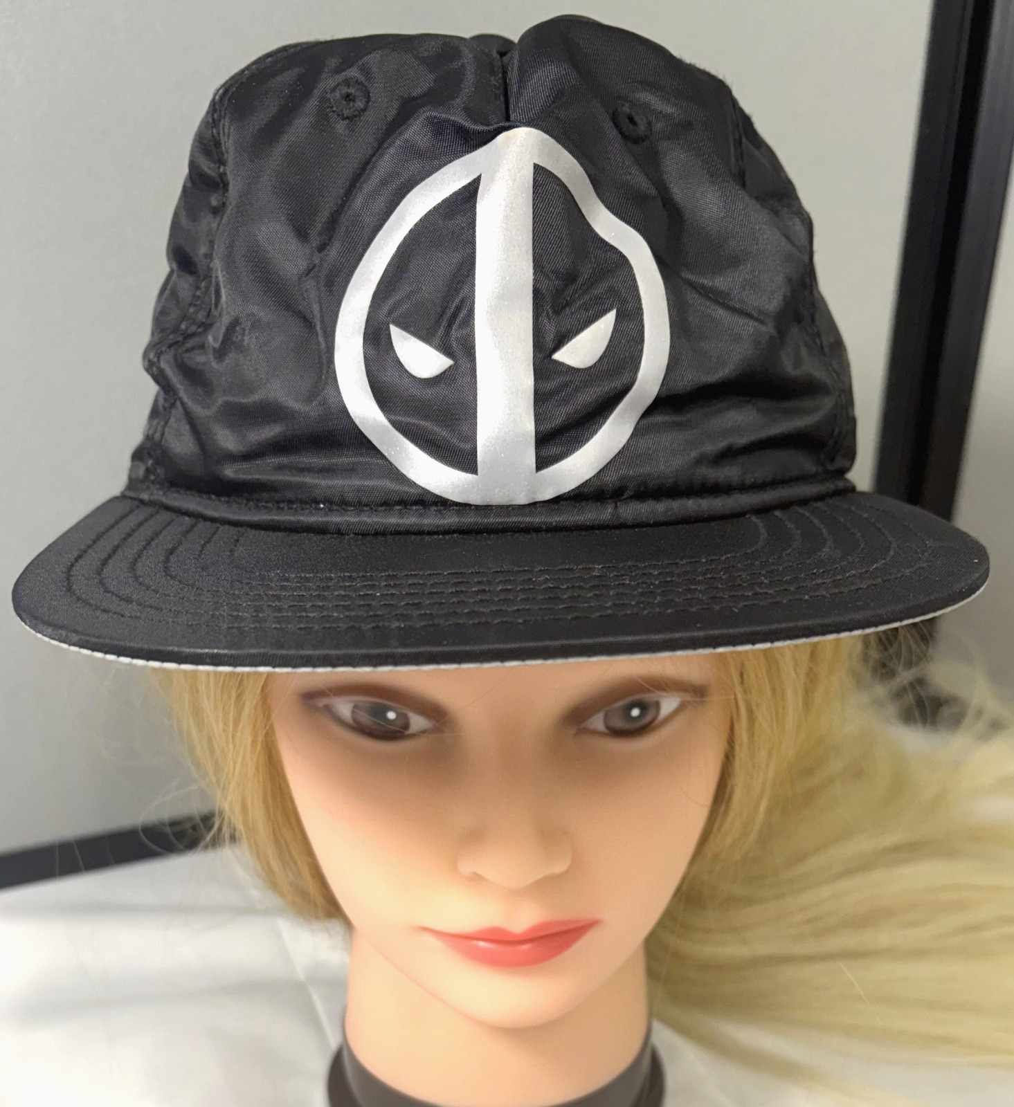 Marvel Deadpool Black Lightweight Polyester Black… - image 1