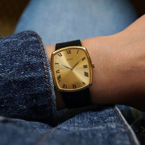 Piaget Vintage Cushion Ref. 9741 18k Yellow Gold Manual Wind 29 mm 1970s - Picture 2 of 15