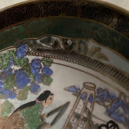 Vintage Japanese Porcelain bowl, hand painted - Size 8” wide x 3.5”H. - Picture 10 of 11