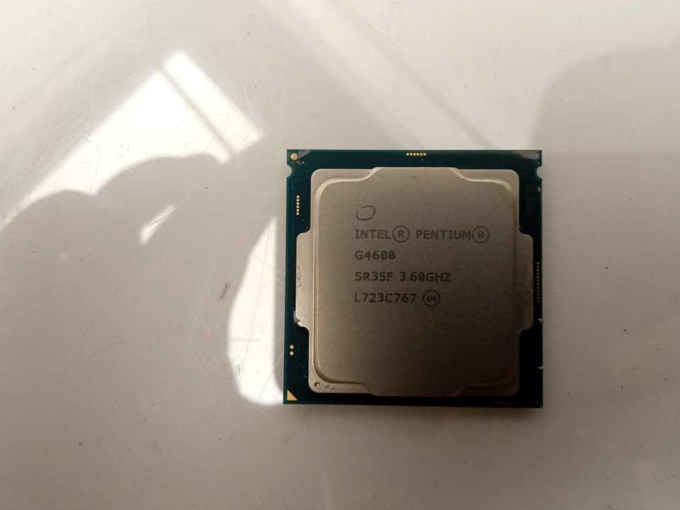 Job Lot 34x Intel Pentium G4600 3.60 GHz Socket LGA1151 Processor CPU (SR35F) - Image 2 of 2