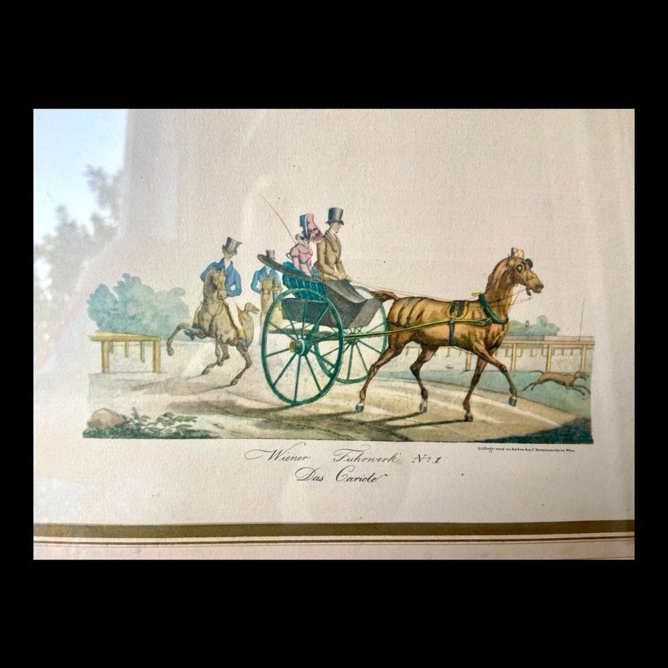 Litografia emoldurada antiga com estampa de carruagem vienense “Wiener Fuhrwerk Das Caricle” - Imagem 2 de 4