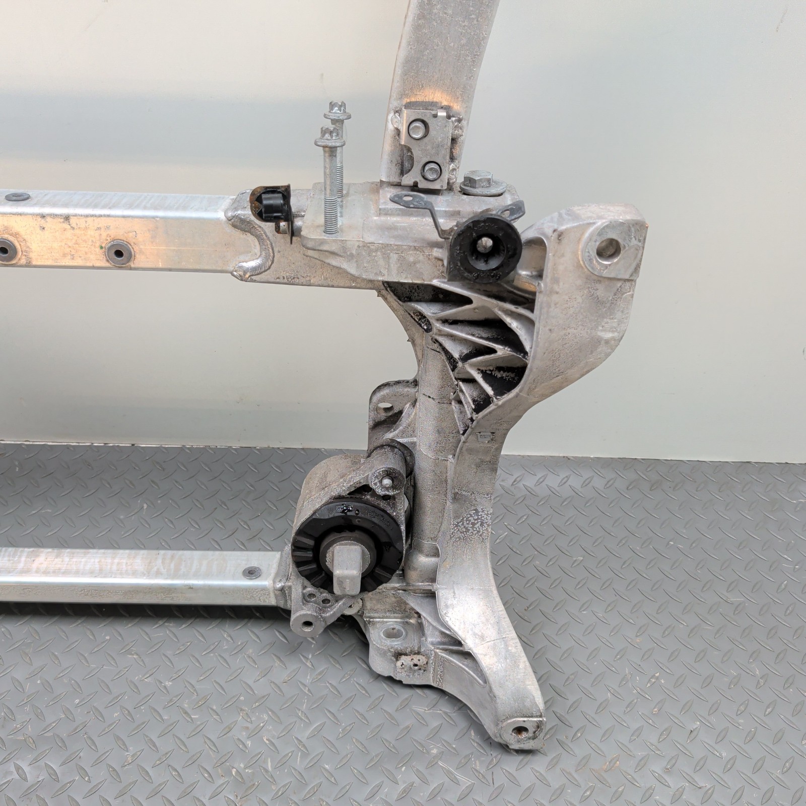 Maserati Ghibli 2014-2017 Front Right Suspension cross member