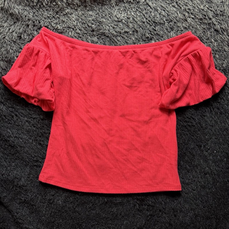 Love Fire Junior’s Coral Off-Shoulder Top Bell Sleeve Size S Great Condition