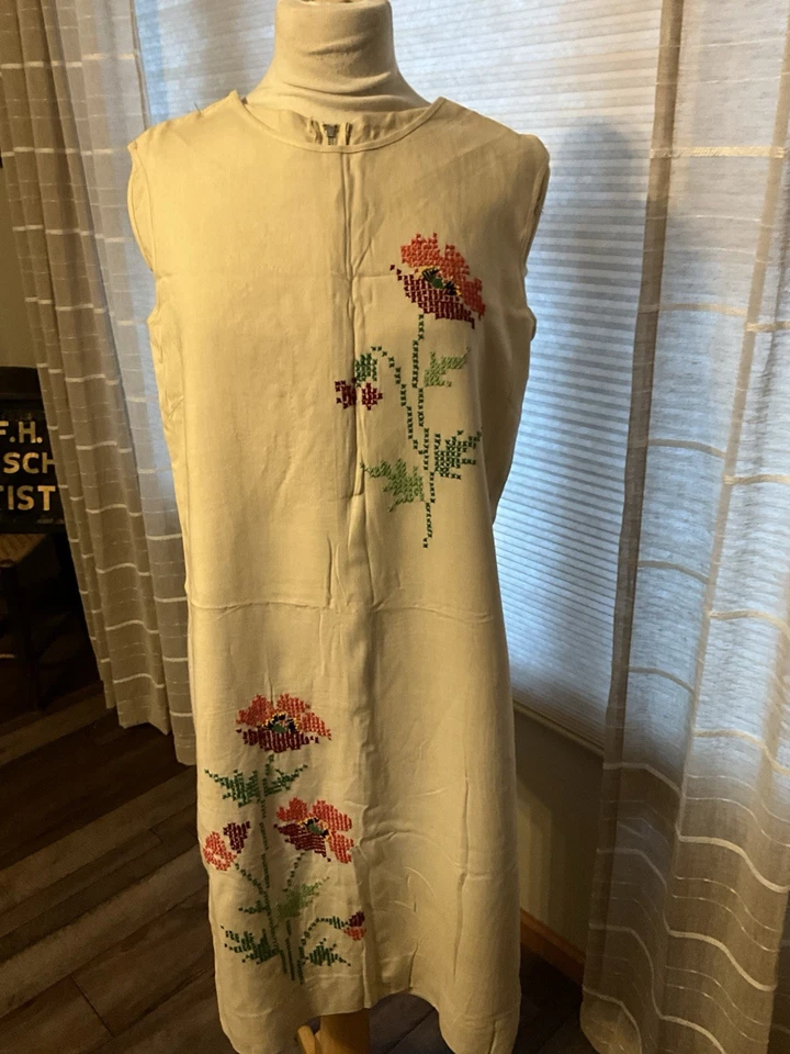 Vintage 1960's Dress Sleeveless Shift Ecru with Cross Stitch Small - Image 2 of 4