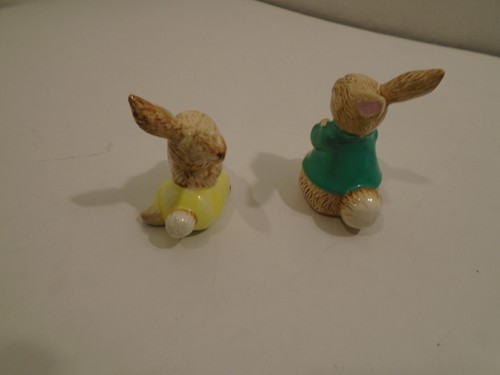 Vintage Lefton Easter Bunny Painting Eggs Set of 2 Porcelain Ceramic Figurines - Picture 2 of 5