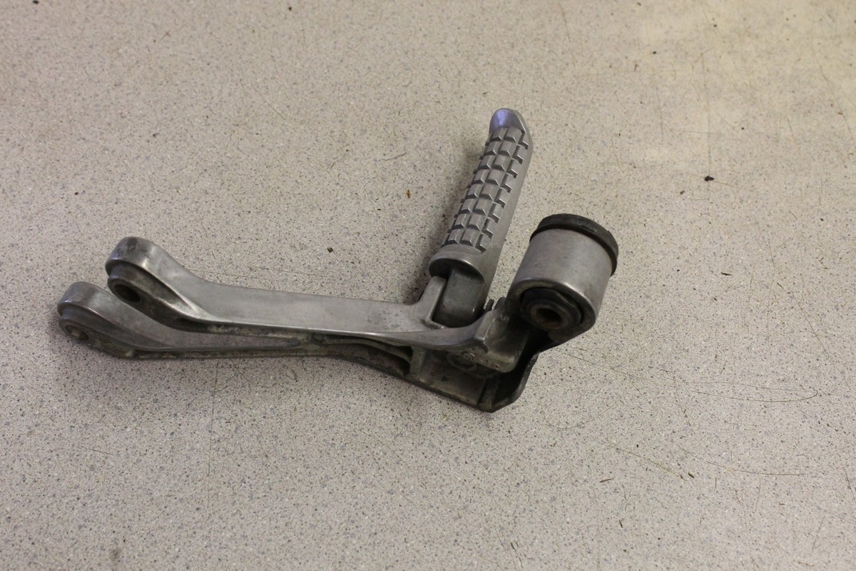 1999 Kawasaki Ninja ZX9 ZX900 RIGHT REAR BACK PASSENGER FOOT PEG