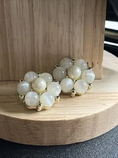 Gorgeous Vintage Lisner clip earrings Faux Pearls glow Iridescent beads goldtone