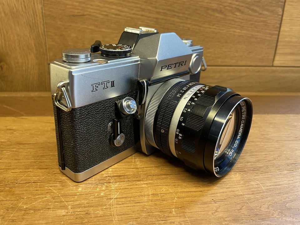 *Raro: Exc+5* Lente estándar Petri C.C Auto 55 mm F/1,4 con cámara FT II de JPN Foto 3 de 4