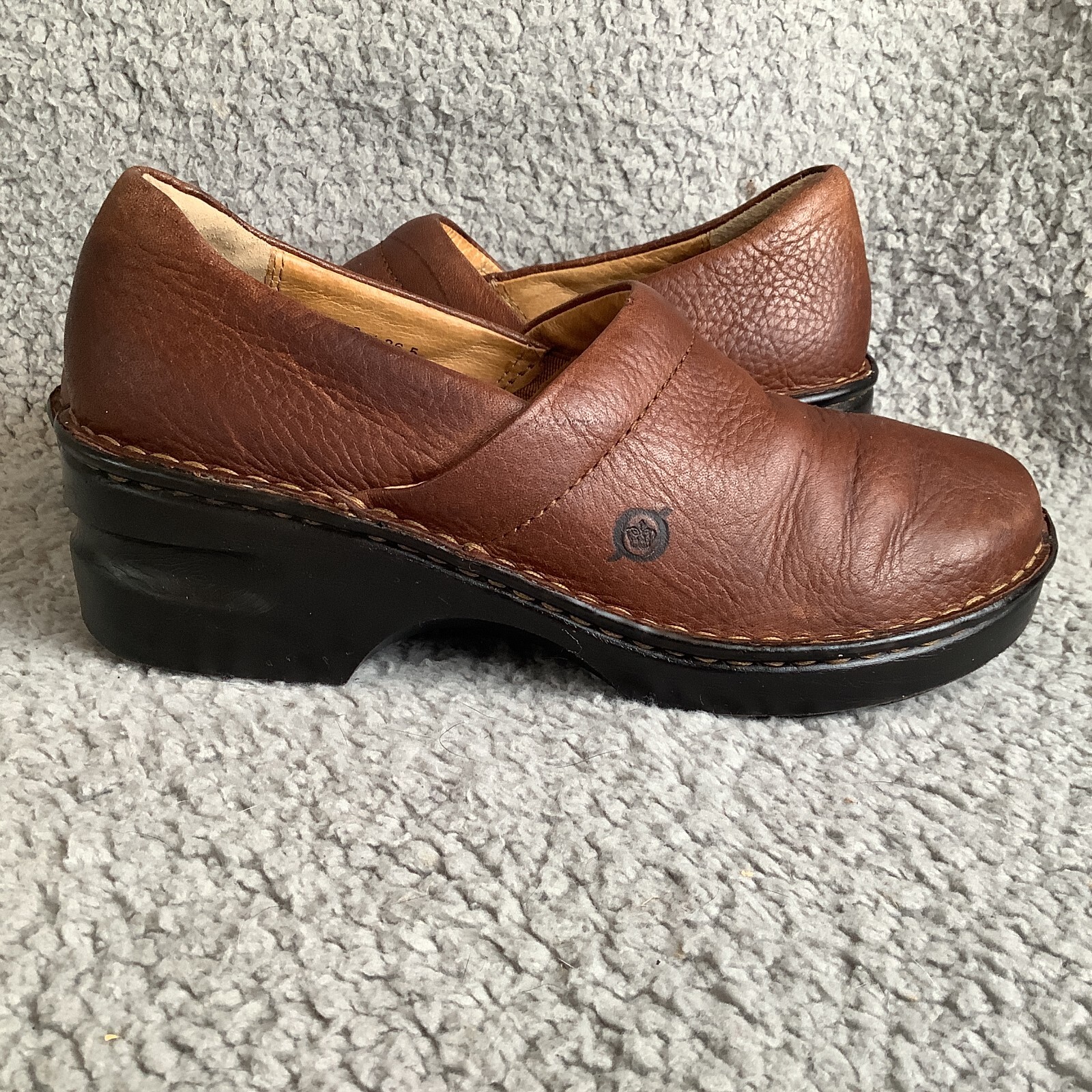 Women's Born Clogs Slip On Mules 6 Brown Leather Comfort Shoes  -image