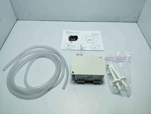 Johnson Controls DP2500-R8-AZ-D Differential Pressure Transmitter - Picture 3 of 6