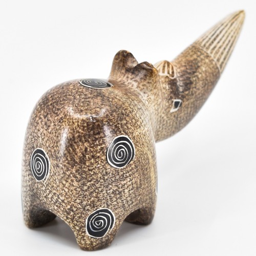 Crafts Caravan Carved Soapstone Brown Rhinoceros Rhino Figurine Made in Kenya - Imagen 4 de 5