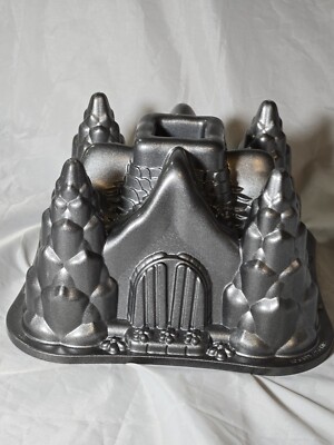 NORDIC WARE Castle Bundt Cake Pan Non-Stick 10 Cups Heavy Cast Aluminum Mold USA