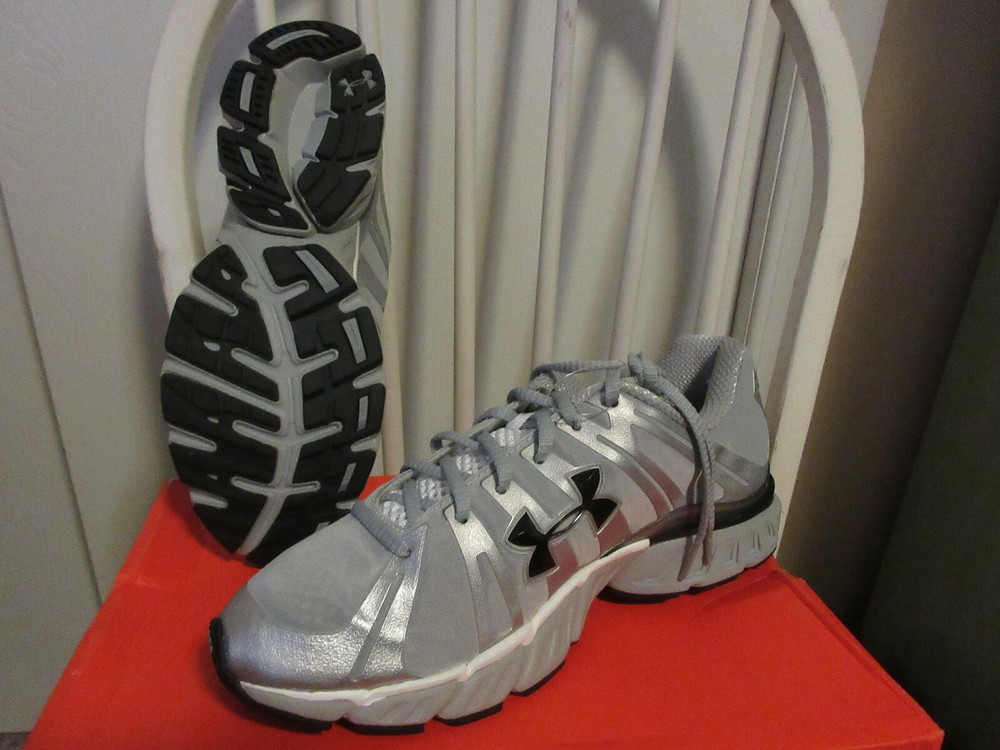 Under Armour Mens Sneakers Size 9 5 Brand New