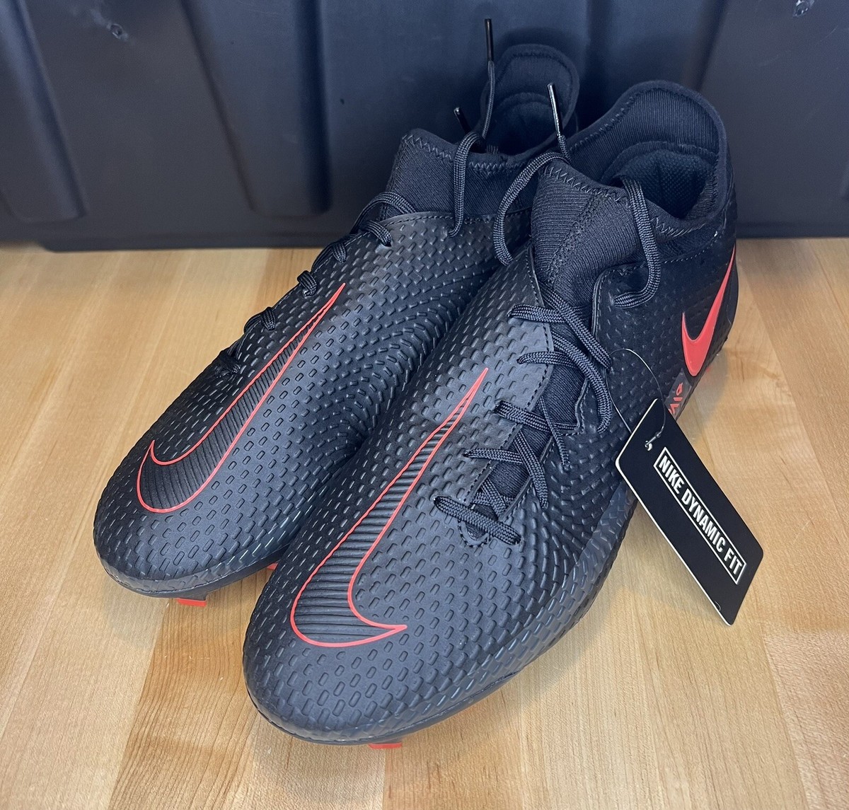 Size 10.5 - Nike Phantom GT Academy Dynamic Fit MG Black Size 10.5 - Nike Phantom GT Academy Dynamic Fit MG Black