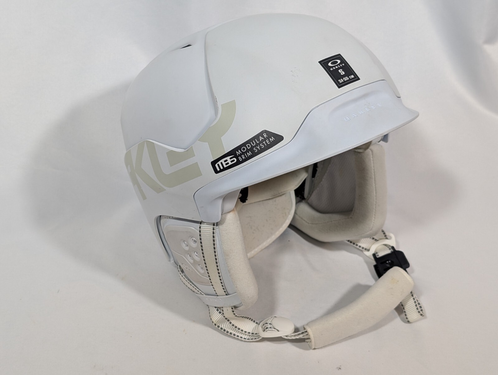 Oakley MOD5 Helmet Size S White Snowboard Ski - Good Condition, Broke Clip