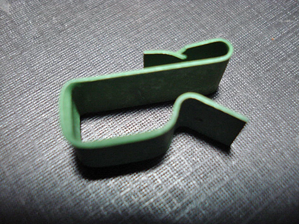 25 piezas NORS maletero debajo del capó lámpara trasera cabeza luz cableado clips abrazaderas se adapta a Dodge Foto 4 de 4