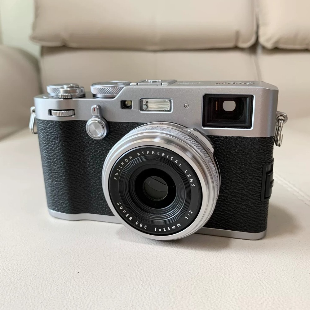 Fujifilm X100F Digital Camera 24.3MP APS-C X-Trans Film Sim 23mm F2 Wi-Fi Y2K