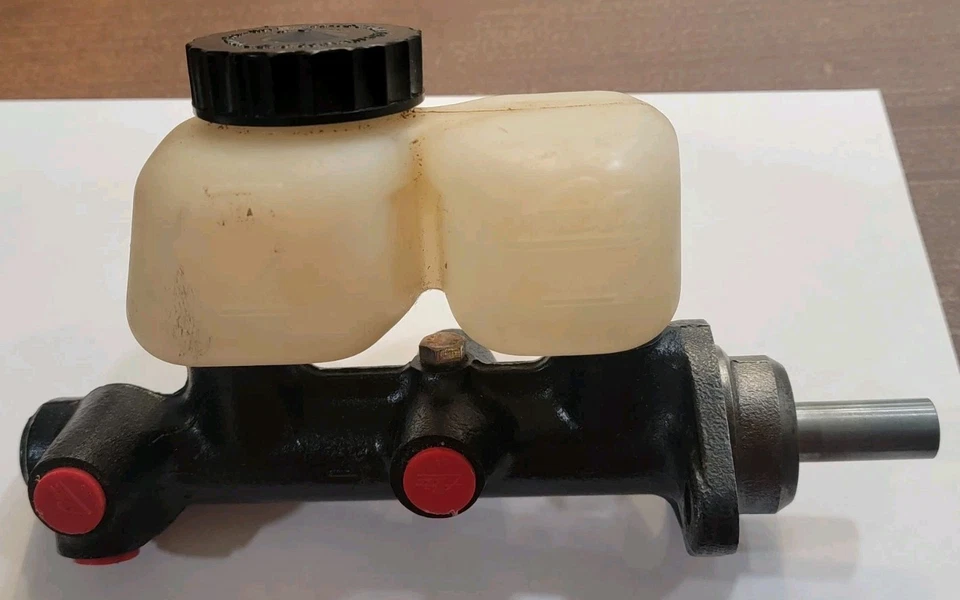 Cilindro maestro de freno Saab 99 OEM ATE NOS con depósito 1969-73 Foto 2 de 4