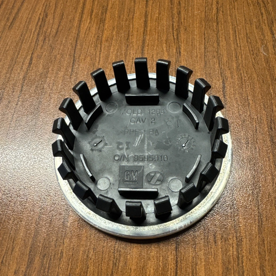 GMC ACADIA CANYON (1) TAPACUBOS TAPACUBOS TAPACUBOS TAPA CENTRAL ENCHUFE USADO OEM Foto 3 de 4