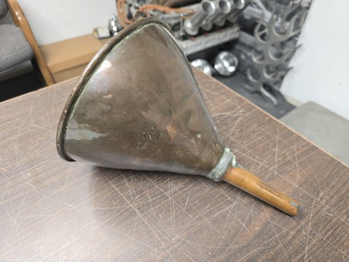 Alter großer antiker primitiver massiver KUPFERTRICHTER verlötet - Bild 1 von 6