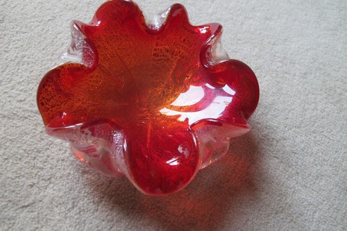 MURANO 50er VINTAGE GLASSCHALE SÜSSIGKEITENSCHALE ASCHENBECHER UNBENUTZTER ZUSTAND ROT & SILBER