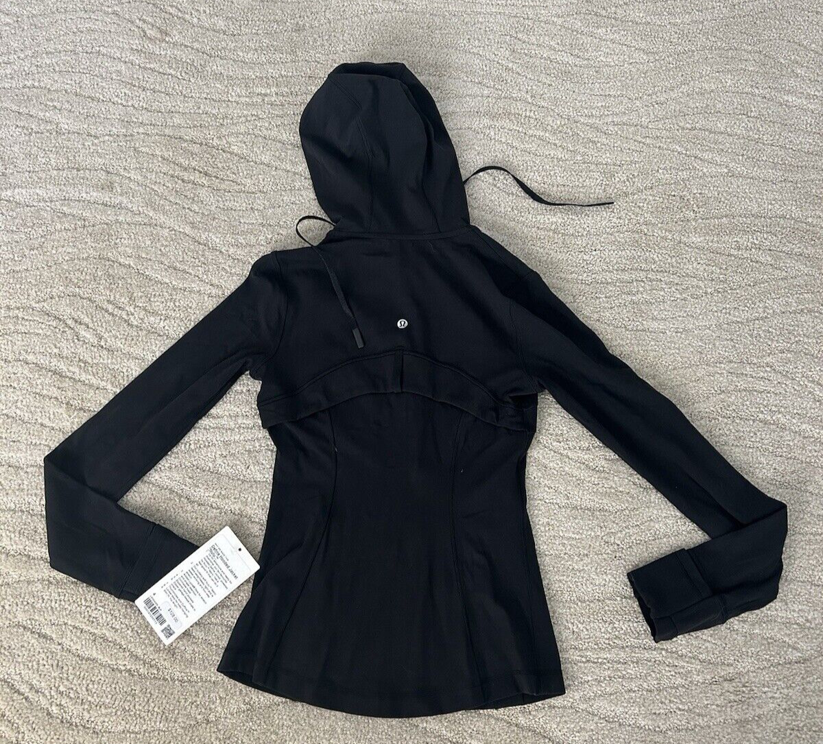 Lululemon Woman's black Define hooded NULU Jacket, Size 4