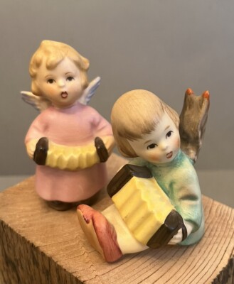 Vintage Berta Hummel Goebel 2.5  Figurines  238B Joyful News and Pink Angel